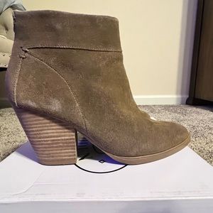 Steve Madden size 9 rustic ankle booties